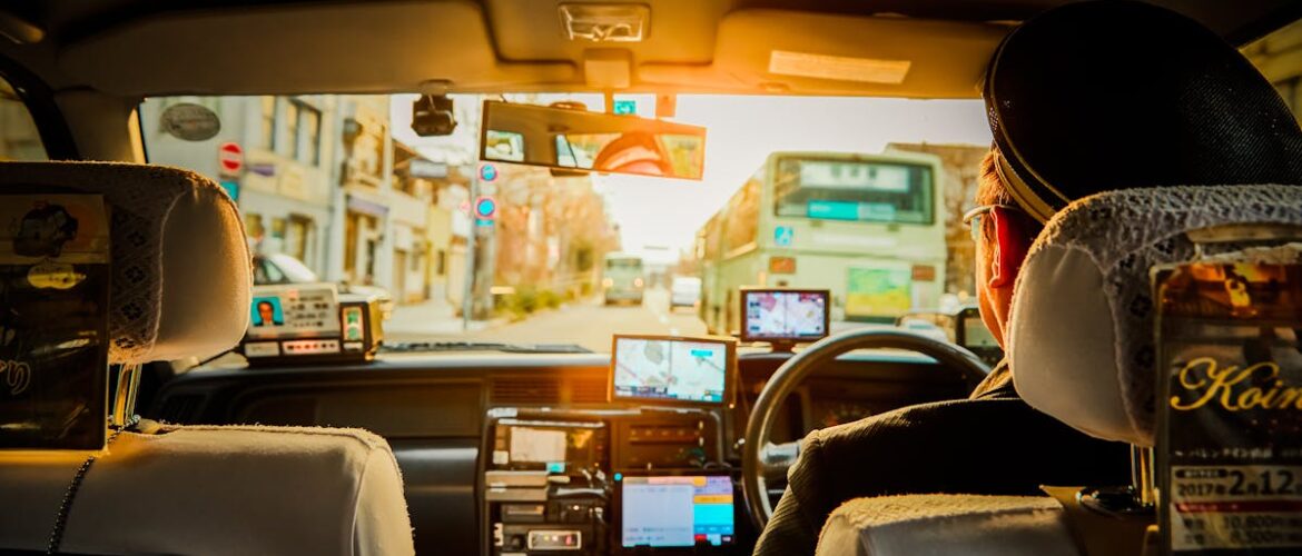 Just Cab Hire vs. Traditional Taxi Services: Which One is Better? ????