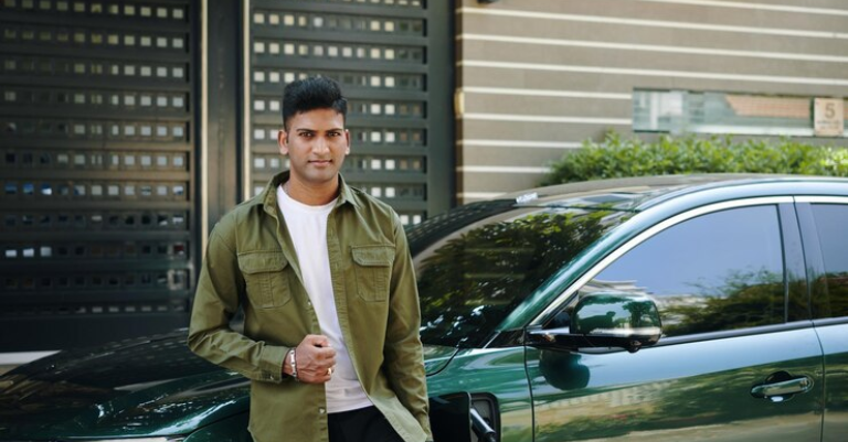 Car Rentals for Religious Tours in Mumbai – Temples, Dargahs & More